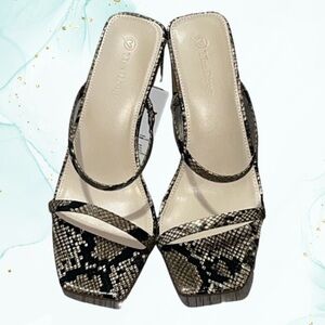 The Drop Avery Sand Sandal Heels, NWT, Size 8